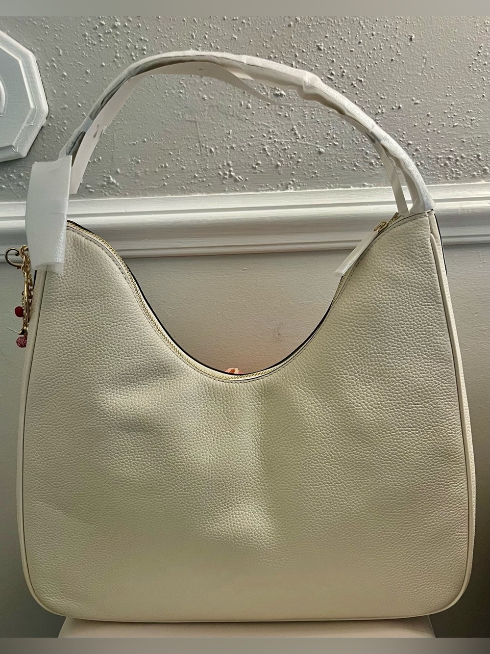 MICHAEL KORS NWT (NAYLA) MEDIUM Pebbled Leather Shoulder Bag Color/Light Cream. - Picture 5 of 7